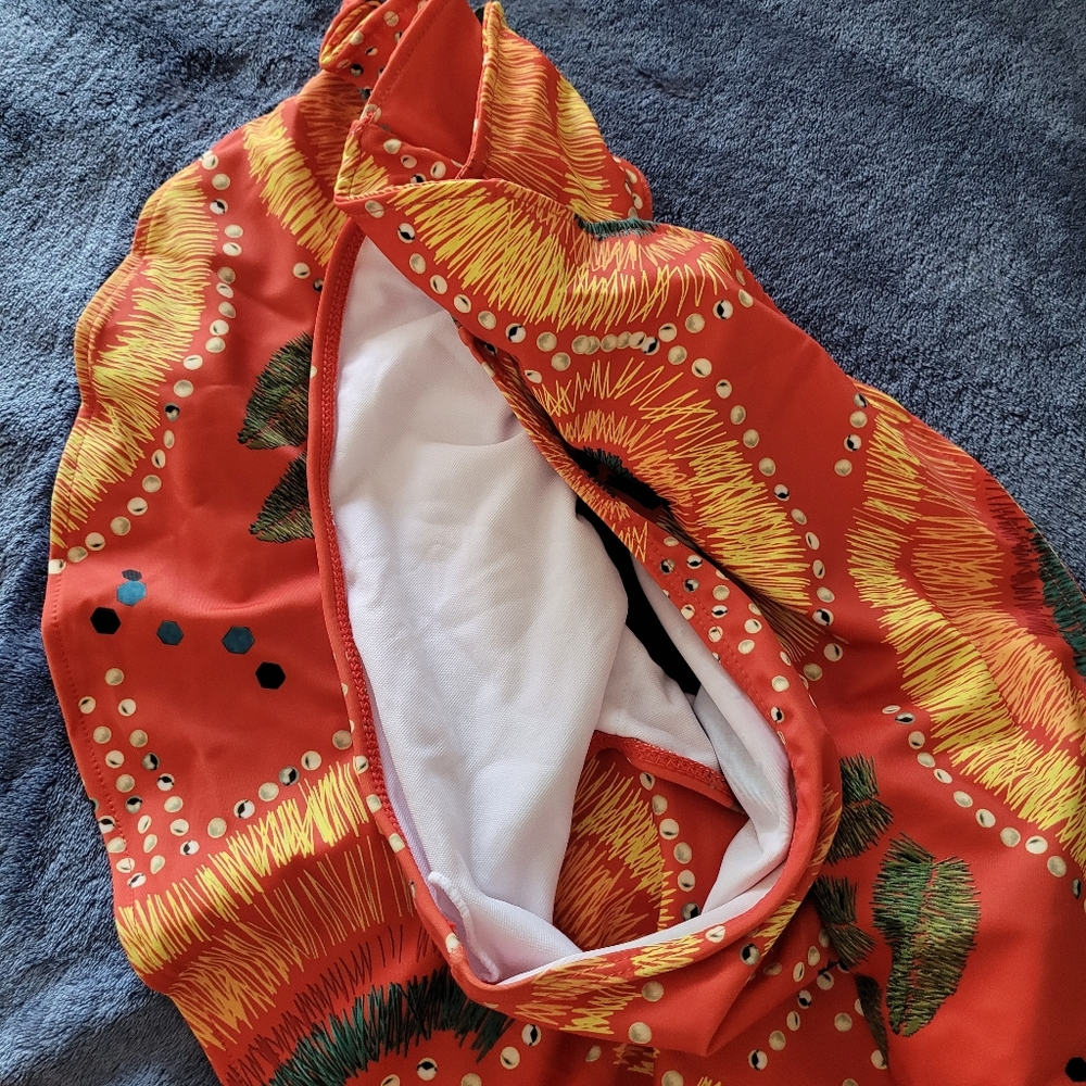 Bathing Suit - Picture 5 of 9